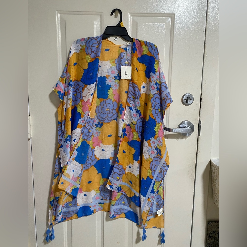 ⭐️New DO EVERYTHING IN LOVE
Floral Print Kimono - Picture 7 of 15